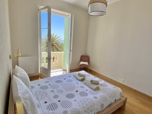 2 bedrooms, iron/ironing board, free WiFi, bed sheets