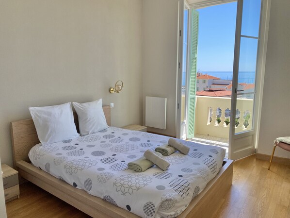 2 habitaciones, tabla de planchar con plancha y wifi gratis 