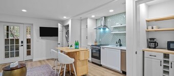 The Cottage on Grove located < .5 miles from Pine Needs Golf Course! - Monthly!