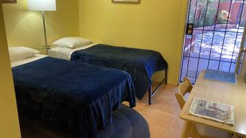 1 habitación, escritorio, tabla de planchar con plancha y wifi gratis