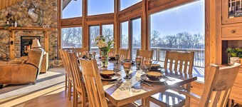 Lodge w/ Indoor Pool along Devil's Lake Park!