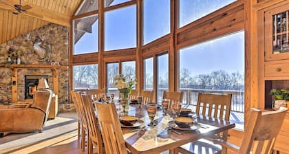 Lodge w/ Indoor Pool along Devil's Lake Park!