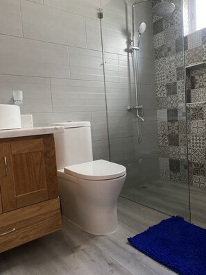 Håndklæder, Sæbe, Shampoo, Toiletpapir