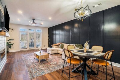 Sunsets on Lake Marion: 2BD Lakefront Luxury Bliss