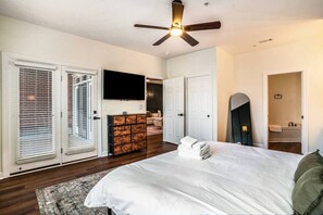 2 bedrooms, desk, iron/ironing board, travel cot