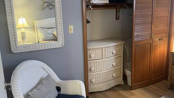 3 bedrooms, iron/ironing board, free WiFi