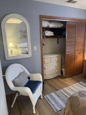 3 chambres, fer et planche à repasser, Wi-Fi gratuit