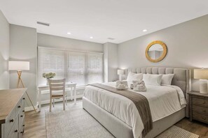9 Schlafzimmer, Schreibtisch, Bügeleisen/Bügelbrett, kostenloses WLAN