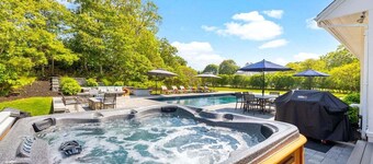 Wychmere Heights: 003-HK Magnificent Harwich Port Estate, Heated Pool, Walk to Beach & Village