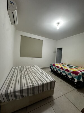 2 bedrooms, iron/ironing board, WiFi