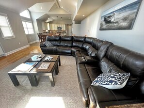 Smart TV, fireplace, books - New Listing: Walk to Beach & Town in Charming Sea Isle, NJ! (Sea Isle City)