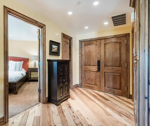 1 多间卧室、办公桌、熨斗/熨衣板、免费 WiFi