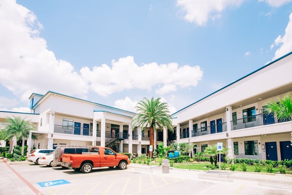 Palace Inn Blue I-45 & College Ave - Deer Park, TX
