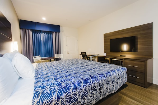 Habitación estándar, 1 cama de matrimonio grande | 1 dormitorio, escritorio, espacio para trabajar con un portátil