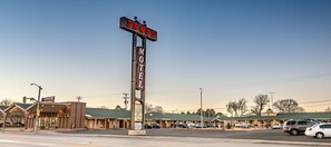 Exterior - Sands Motel (Cheyenne)