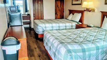 Basic Double Room | Desk, laptop workspace, free WiFi, bed sheets