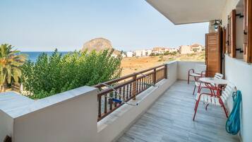 Familienapartment, Meerblick | Terrasse/Patio