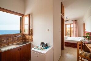 Comfort Studio, Balcony, Sea View | Individually decorated, desk, laptop workspace, iron/ironing board - Alta Vista Studios (Monemvasia)