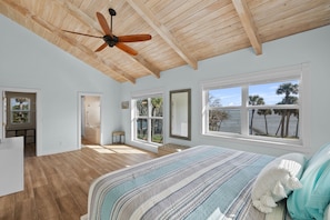 3 bedrooms, desk, iron/ironing board, free WiFi - Serene Riverside Retreat on Indian River Lagoon. 3/3 Pet Friendly in Ft Pierce (Fort Pierce)