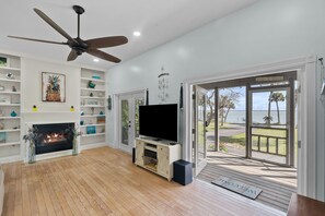 Interior - Serene Riverside Retreat on Indian River Lagoon. 3/3 Pet Friendly in Ft Pierce (Fort Pierce)