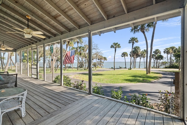 Terrace/patio - Serene Riverside Retreat on Indian River Lagoon. 3/3 Pet Friendly in Ft Pierce (Fort Pierce)