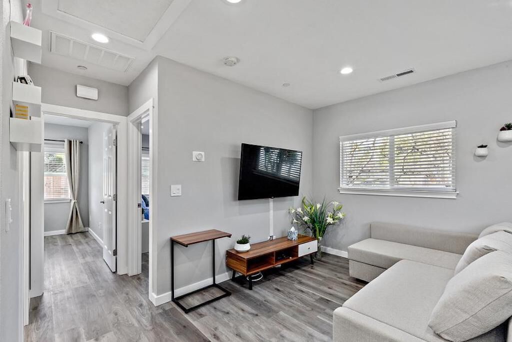Beautiful Cottage In Mountain View - Palo Alto, CA