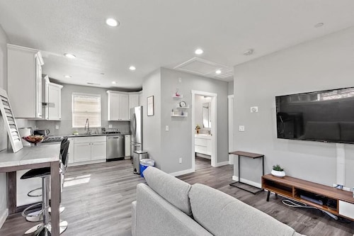 Beautiful Cottage in Mountain View