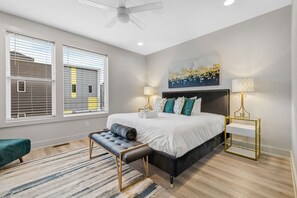 4 bedrooms, free WiFi, bed sheets - E-Sharp: 10min->Broadway w/ Rooftop East Nashville (Nashville)