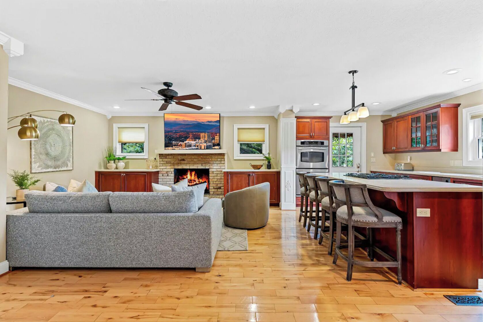 智能電視、壁爐、乒乓球設施