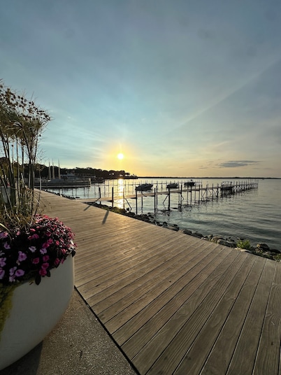 Cozy Condo by Boardwalk, Restaurants, Golf