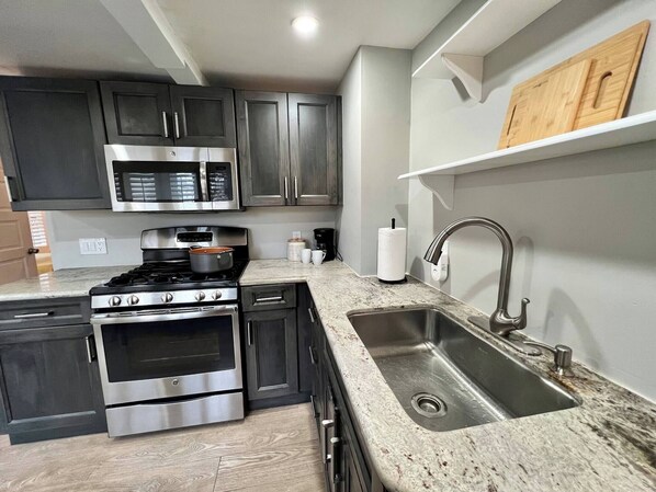 Microwave, oven, stovetop, coffee/tea maker