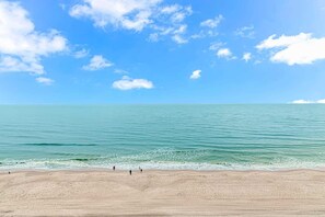 Beach nearby - Ocean Reef 803 (Myrtle Beach)