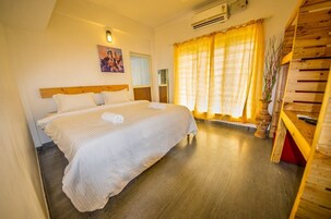 Caja de seguridad en la habitación y escritorio 