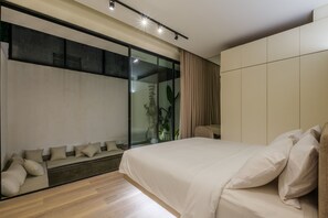 In-room safe, individually furnished, desk, laptop workspace