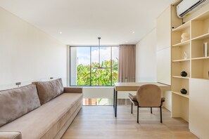 Smart TV 74 cm con canales de televisión por cable