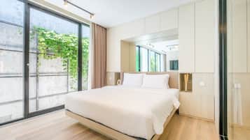 2 habitaciones, caja de seguridad en la habitación y muebles diferentes