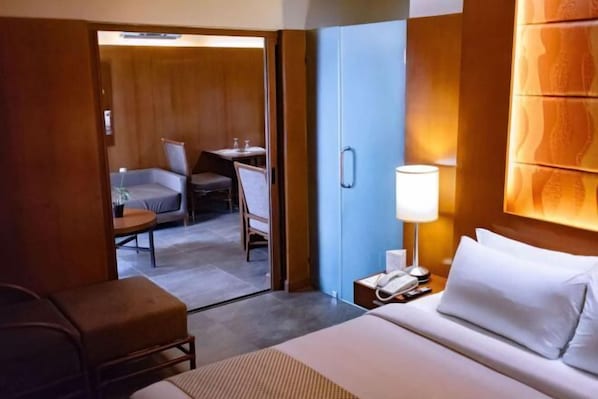 Room - Crown Regency Beach Resort (Boracay Island)