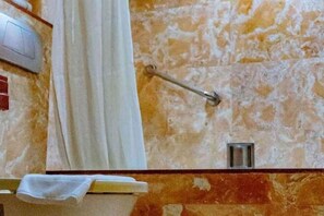 Room - Crown Regency Beach Resort (Boracay Island)