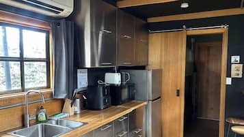 Signature huisje, 2 slaapkamers | Privékeuken | Een minikoelkast