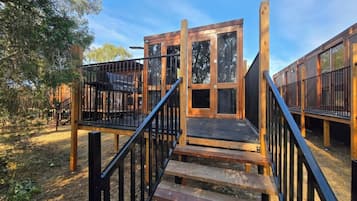 Deluxe Cabin | Bed sheets