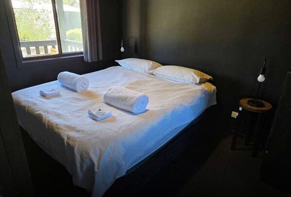 Casa de campo clásica, 1 cama Queen size y sofá cama | Ropa de cama