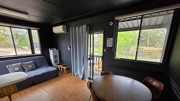 Classic Cottage, 1 Queen Bed | 1 bedroom, bed sheets