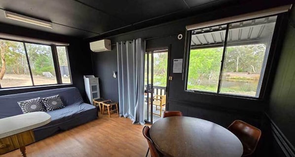 1 habitación y ropa de cama