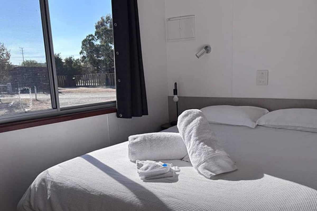 1 habitación y ropa de cama