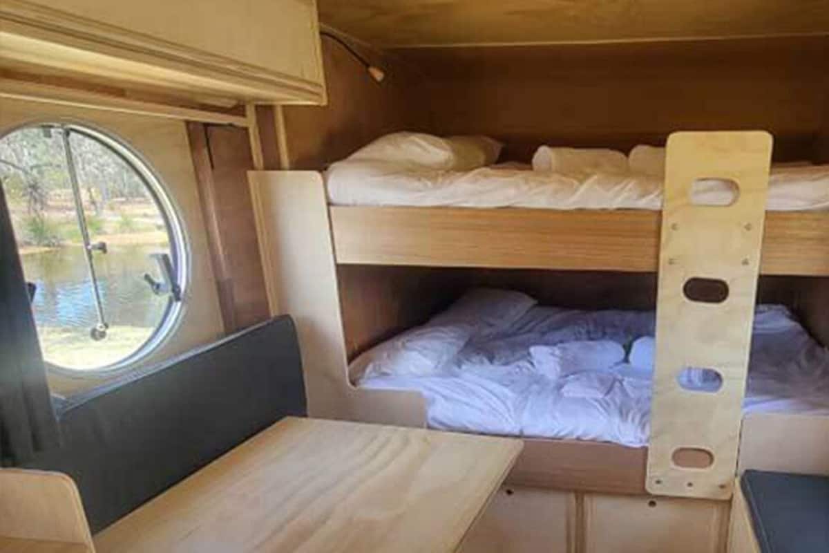 1 habitación y ropa de cama