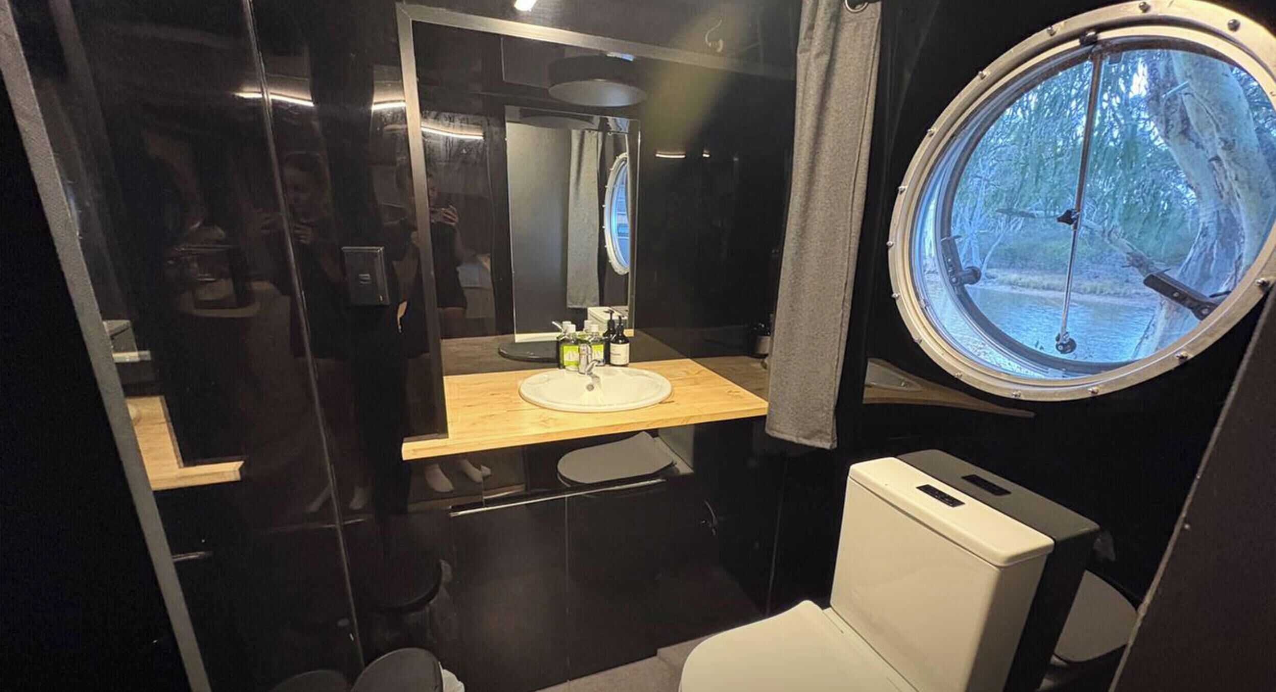 Design Mobile Home | Bathroom | Towels, toilet paper