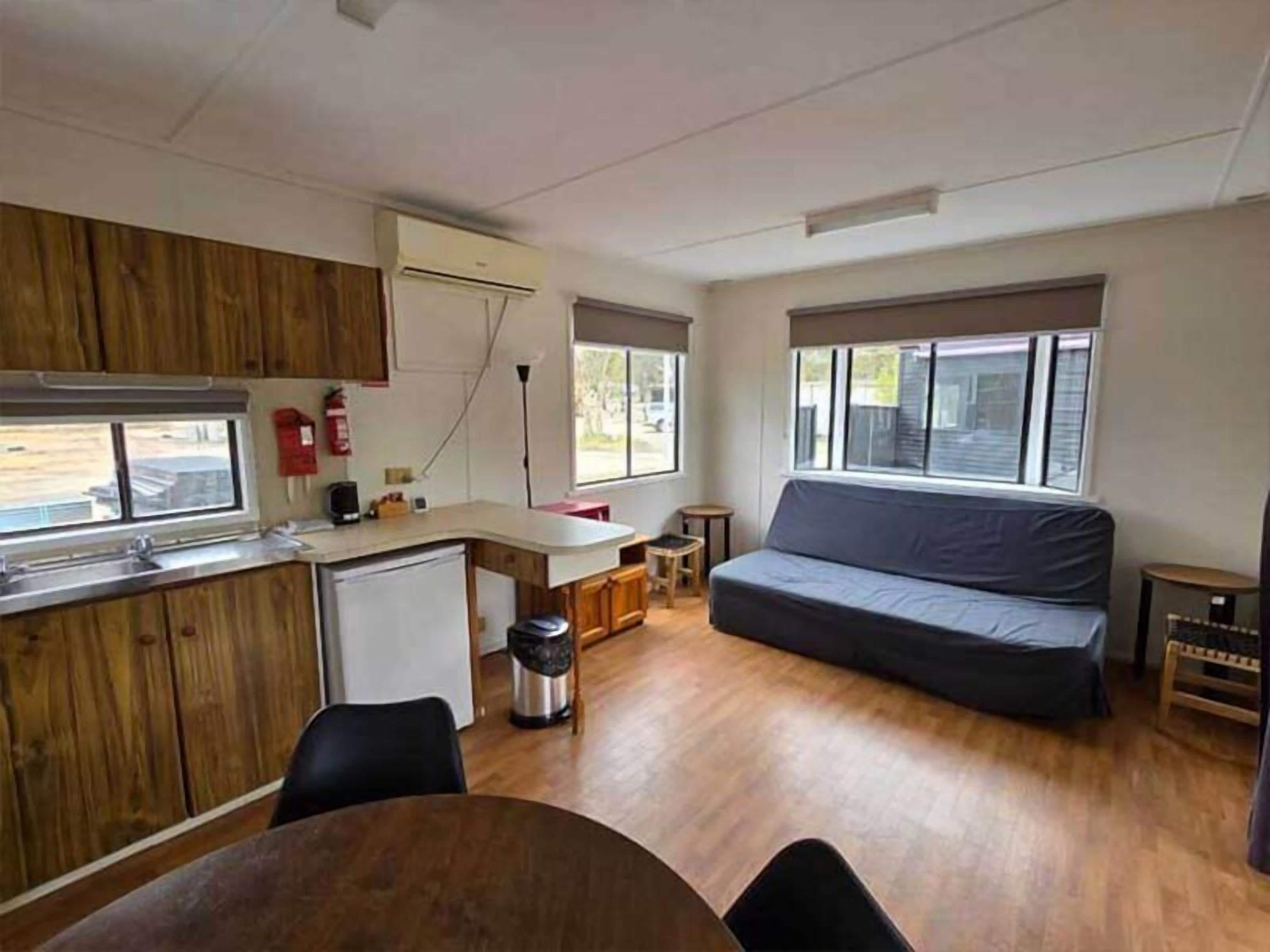 Classic Cottage, 1 Queen Bed | Bed sheets