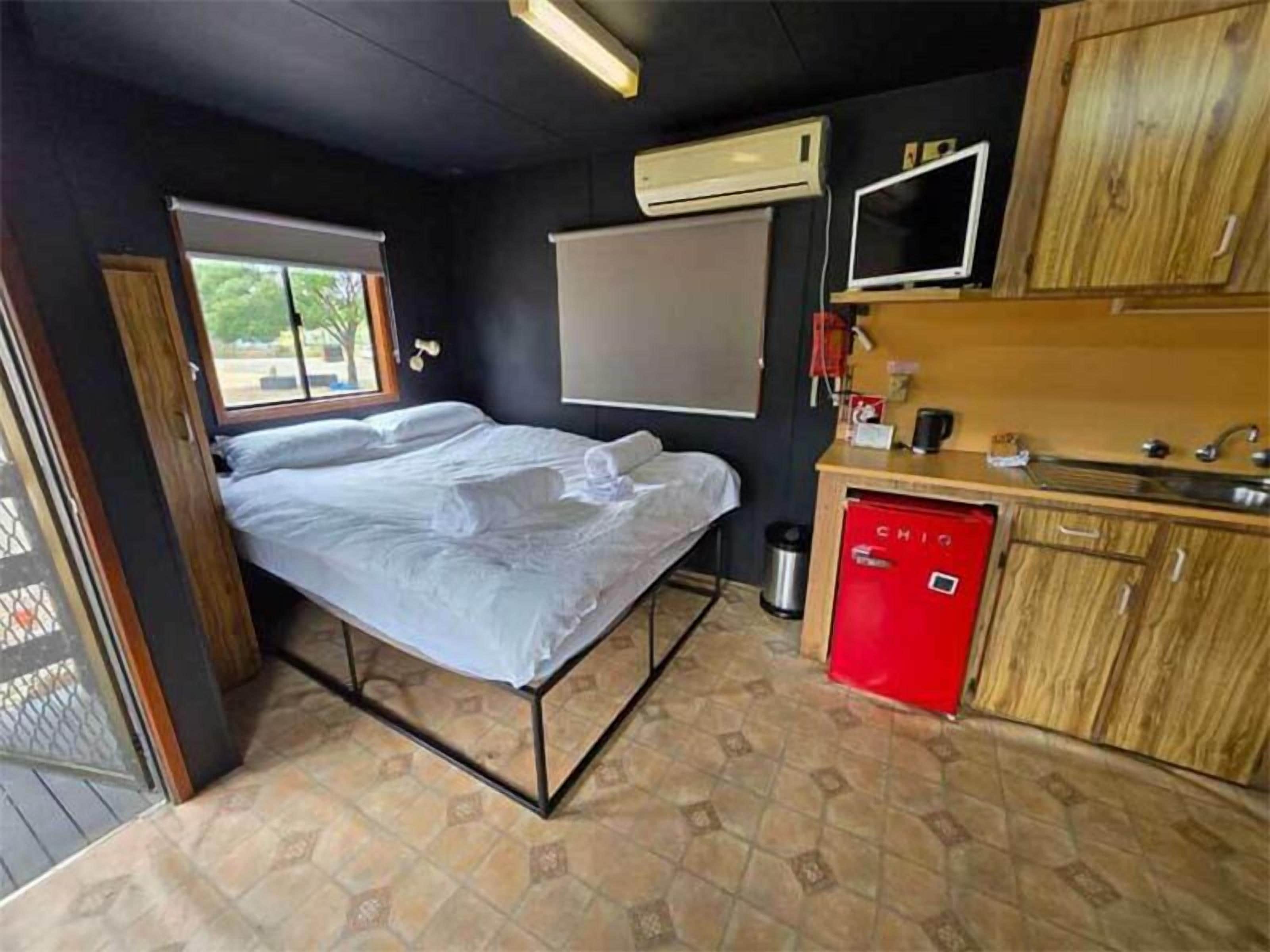 Classic Cottage, 2 Bedrooms | Bed sheets