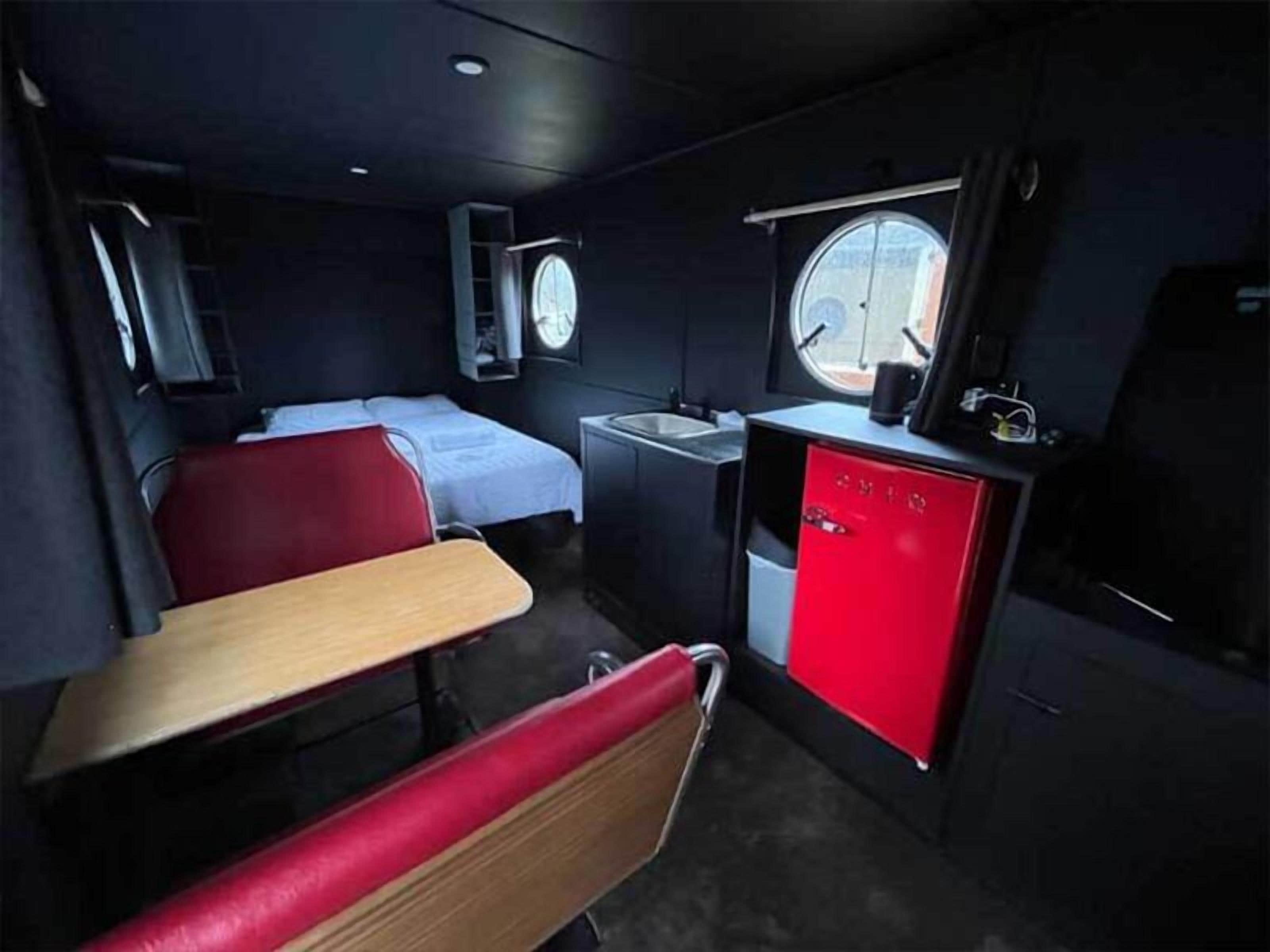 Design Cabin, 1 Queen Bed | Bed sheets