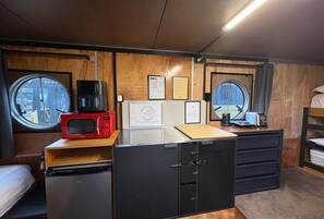 Design Cabin, Multiple Beds (No Ensuite) | Bed sheets - Stawell Grampians Gate C & C Park (Stawell)